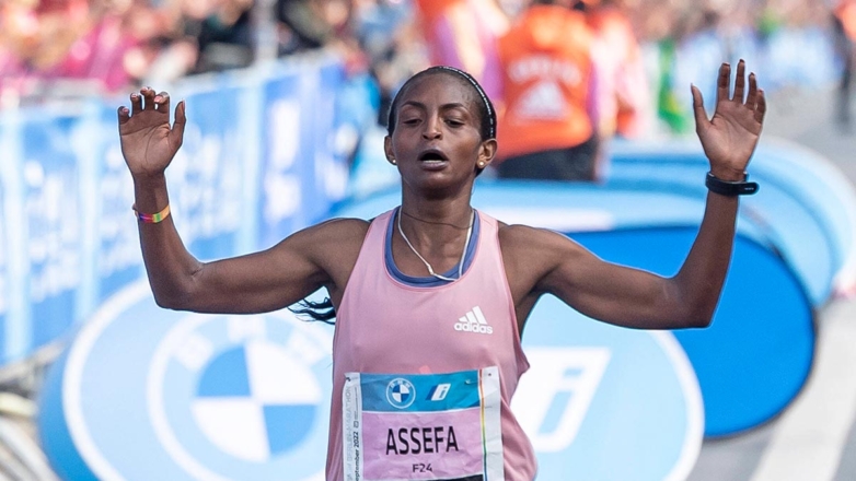 Легкоатлетка Ассефа установила мировой рекорд во время Берлинского марафона