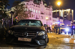 ТАСС: полиция задержала сбившего пешеходов в центре Москвы водителя Mercedes
