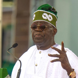 Президент Нигерии призвал участников многотысячных протестов к диалогу