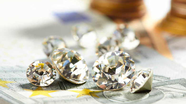 Минфин закупит драгметаллов и камней на 51,5 миллиарда рублей