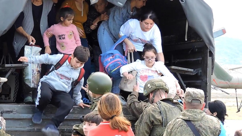 Эвакуация мирного населения из Нагорного Карабаха