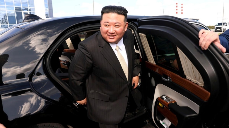 Ким Чен Ыну в России подарили бронежилет и набор беспилотников