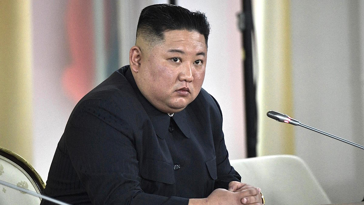 Ким Чен Ын приказал армии ускорить подготовку к войне
