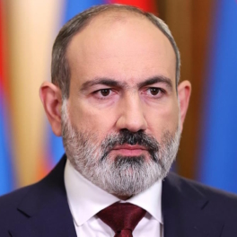 Представитель Армянской церкви дал час, чтобы Пашинян ушел в отставку