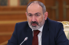 СМИ: Пашинян дал понять соратникам, что "не отдаст власть"