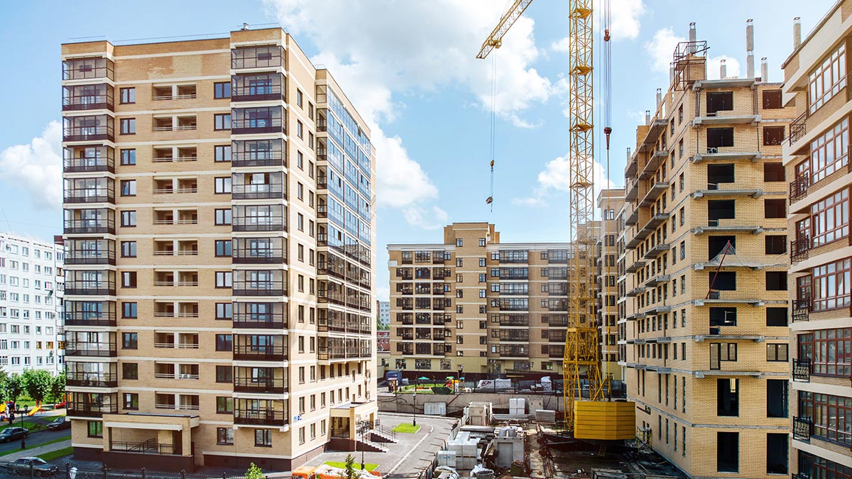 Объем строящегося жилья в России превысил 110 млн квадратных метров
