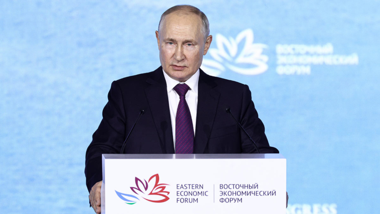 1389825 Президент РФ Владимир Путин на пленарном заседании Восточного экономического форума – 2023