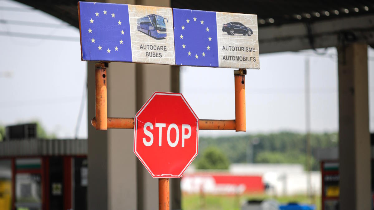 Евросоюз смягчил ограничения на ввоз личных вещей и автомобилей из РФ