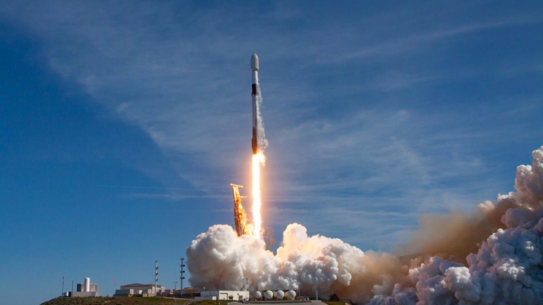 SpaceX отправила в космос военные спутники США