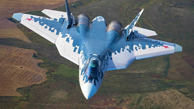 Мантуров: ВКС России получили новые серийные истребители пятого поколения Су-57