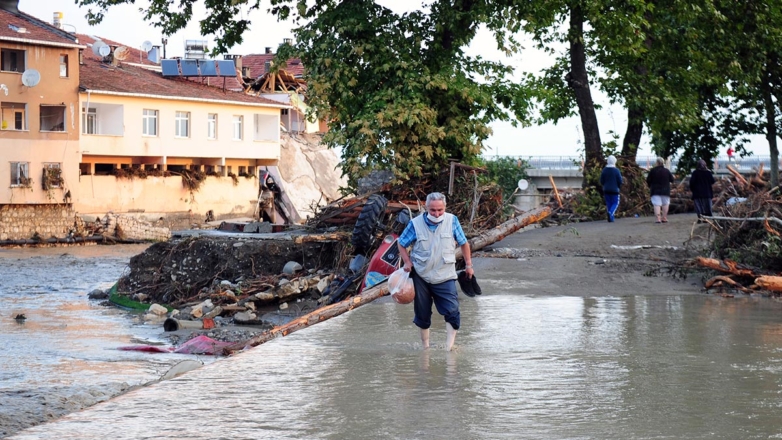 Сильные ливни вызвали наводнения в черноморском регионе Турции