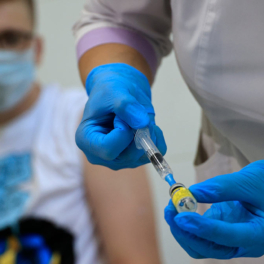 Гинцбург допустил, что новые вакцины от коклюша, туберкулеза и ротавируса могут войти в календарь прививок