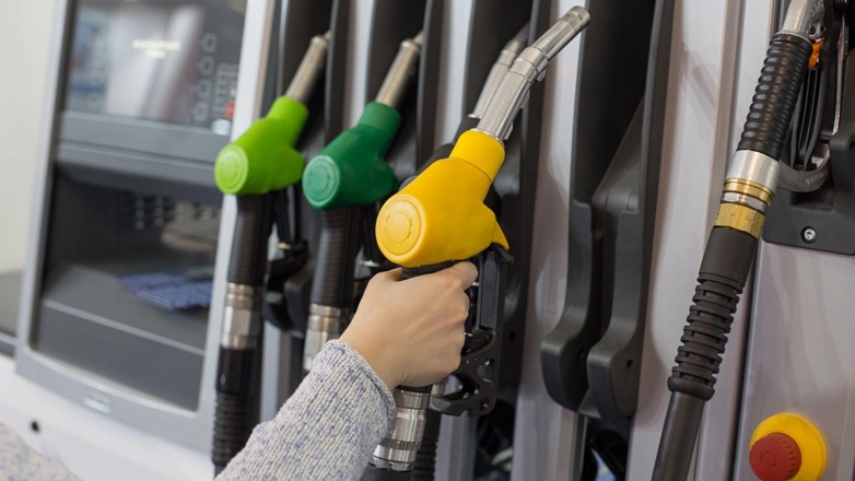 Что происходит с ценами на бензин и дизтопливо в России