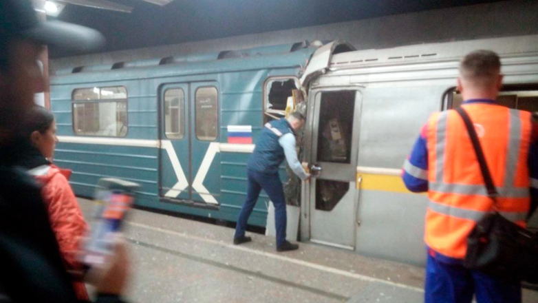 Два поезда столкнулись в метро Печатники