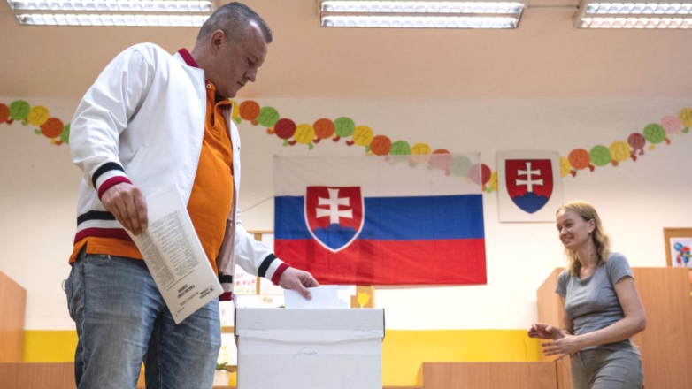 Противник поставок оружия Киеву побеждает на выборах президента Словакии