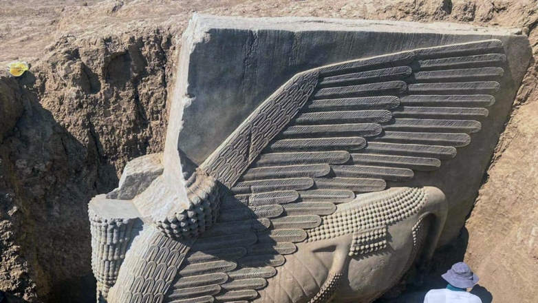 В Ираке восстановили скульптуру ассирийского божества возрастом 2700 лет