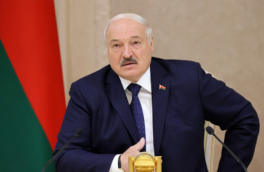 Лукашенко обвинил противников в стремлении развязать "горячую войну"