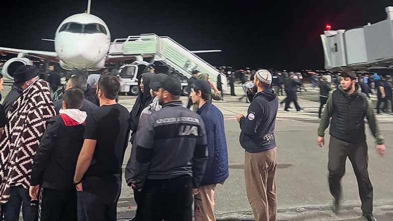 Посол Израиля в РФ: пассажиры не пострадали при беспорядках в аэропорту Махачкалы
