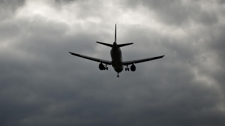 В Перми пассажирский самолет выкатился за пределы посадочной полосы