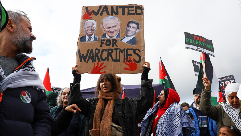 Участники акции в поддержку Палестины в Лондоне