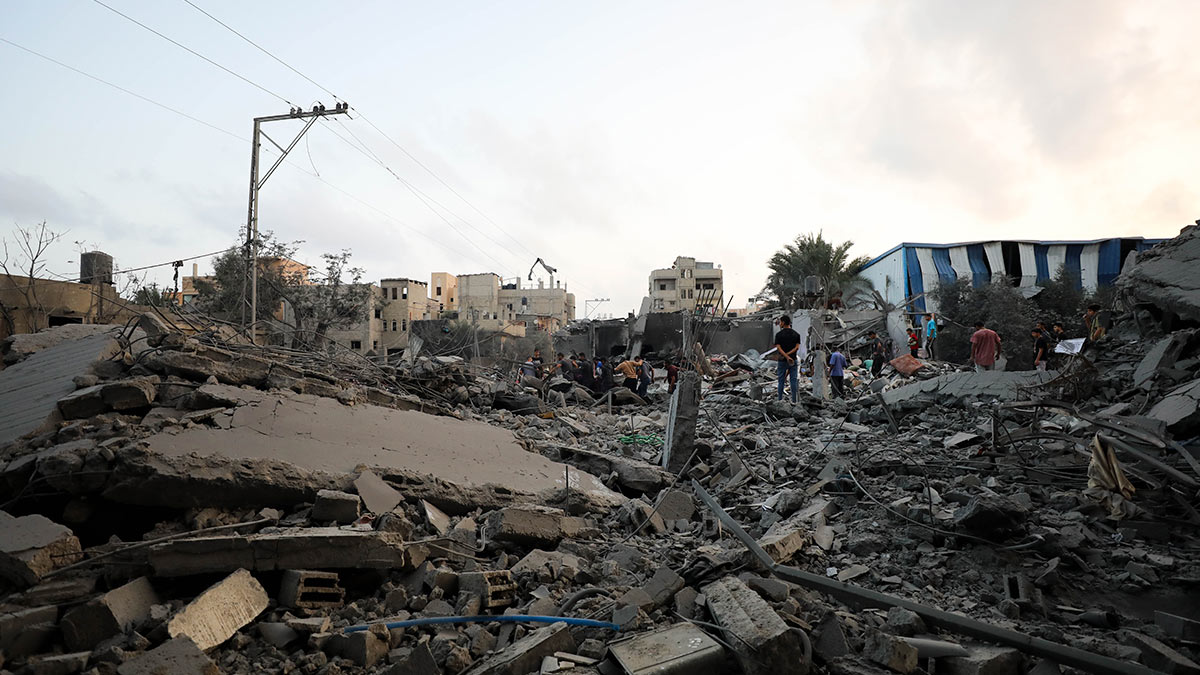 Армия обороны Израиля нанесла удары по 320 целям в Газе