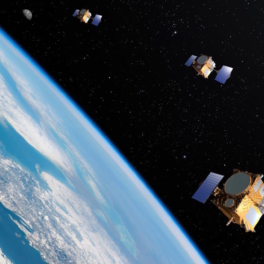 США разместят на низкой орбите сотни спутников, чтобы противодействовать России и Китаю