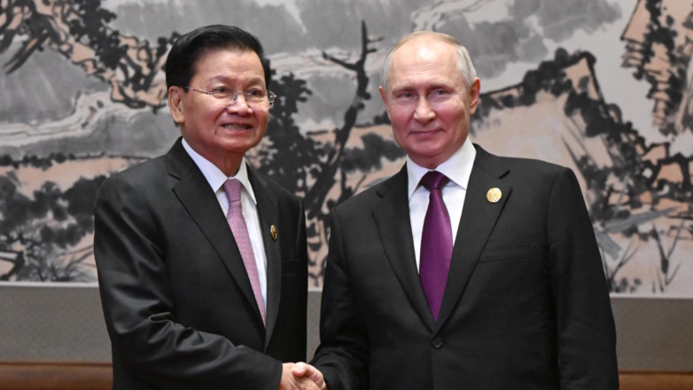 Путин назвал хорошим политический уровень отношений России и Лаоса