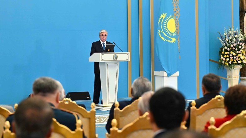 Символ государственности: Казахстан празднует День республики
