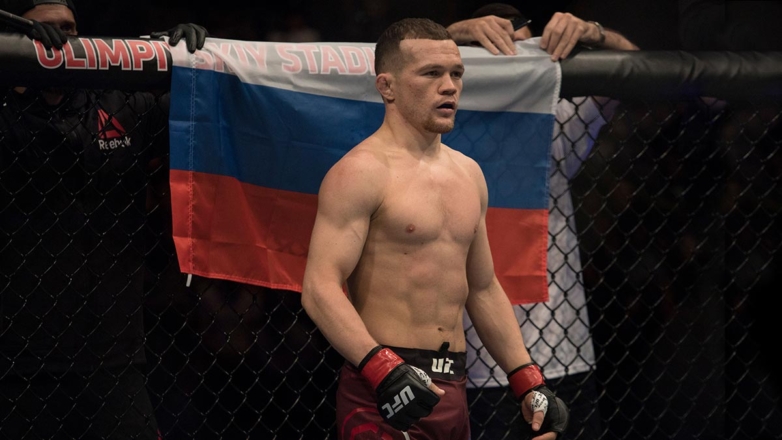 Глава UFC Уайт разрешил российским бойцам выходить с национальным флагом