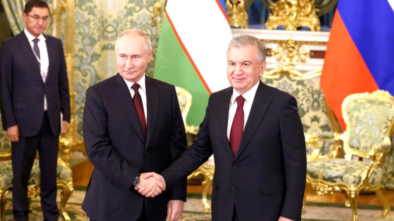 Поставки газа и торговля в нацвалютах: о чем говорил Путин на встрече с Мирзиёевым