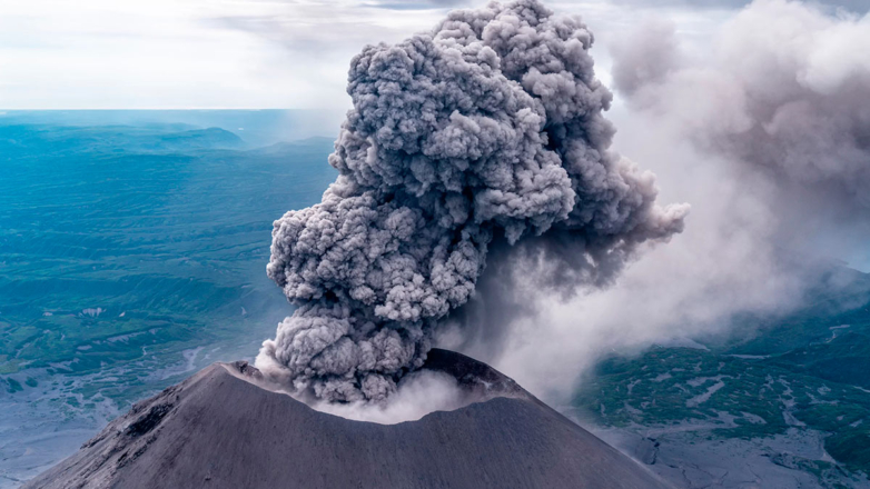 Спасатели предупредили об усилении извержения Ключевского вулкана на Камчатке