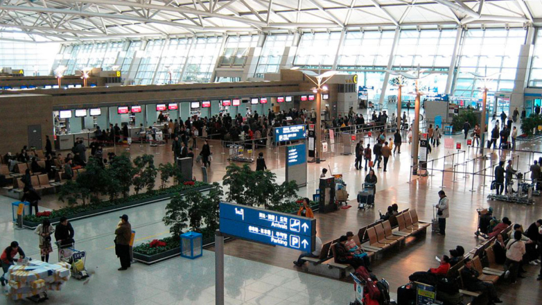 Yonhap: сбежавшие от мобилизации россияне поселились в аэропорту Южной Кореи