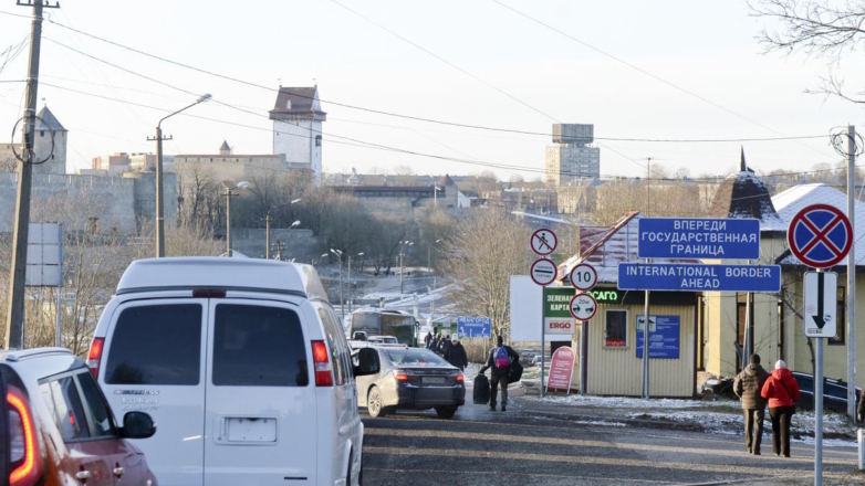 Россия закрывает для автомобилей КПП на границе с Эстонией
