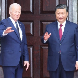 Зеленский пригласил Байдена и Си Цзиньпина на "саммит мира"