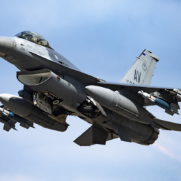 Министр ВВС США поднял в небо F-16 под управлением искусственного интеллекта