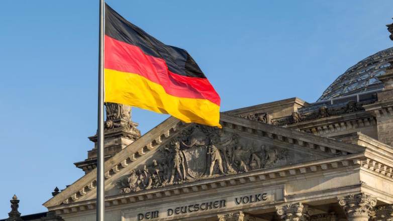 Премьер Баварии Зедер: Германия находится в чрезвычайном положении