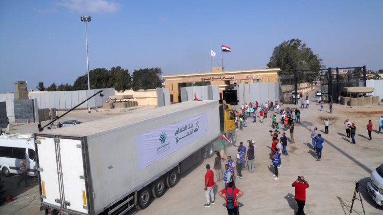 Израиль сообщил, что еще 30 грузовиков с гуманитарной помощью въехали в Газу