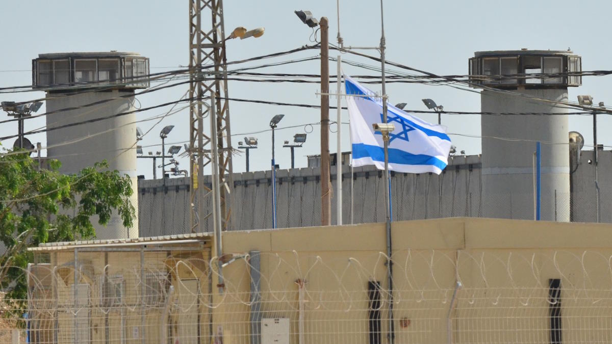 СМИ: Израиль освободит 39 палестинских заключенных в рамках перемирия