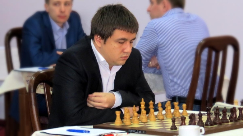 Украинский шахматист пожал руку россиянину