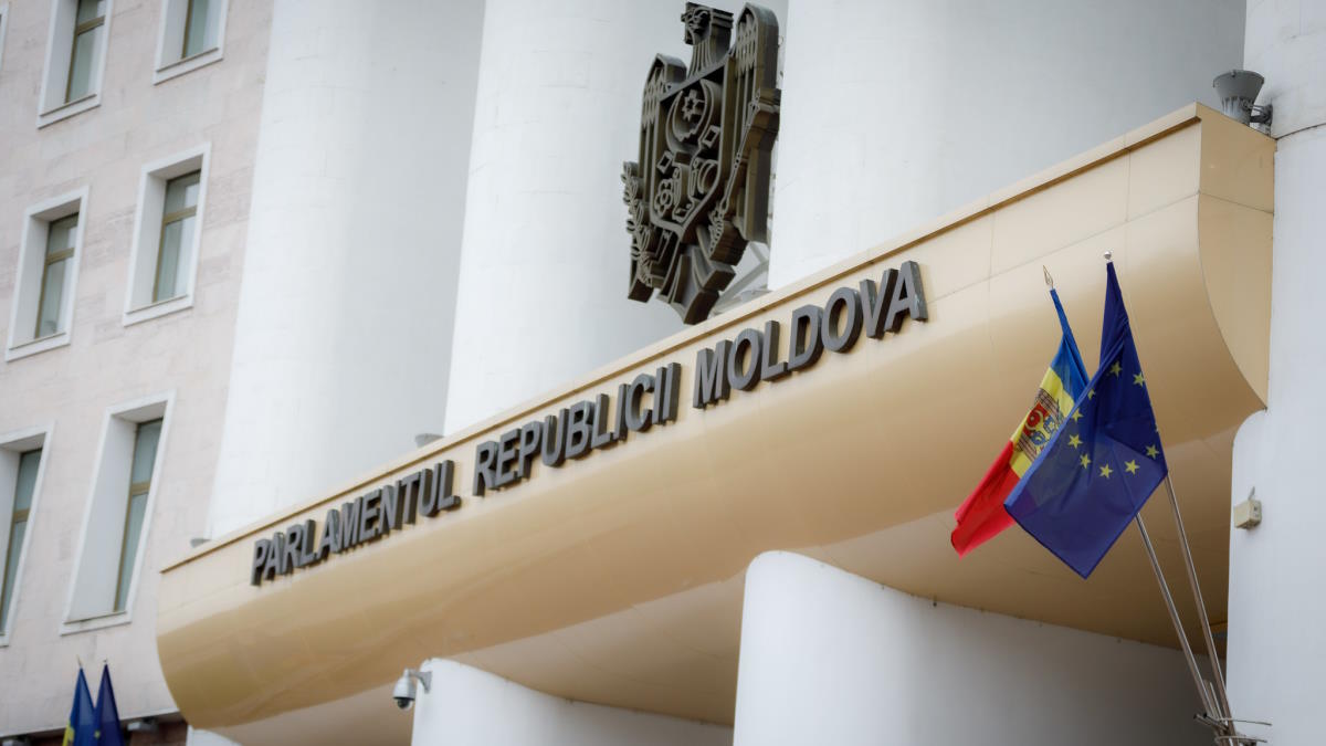 Парламент Молдавии денонсировал соглашение о сотрудничестве с СВР