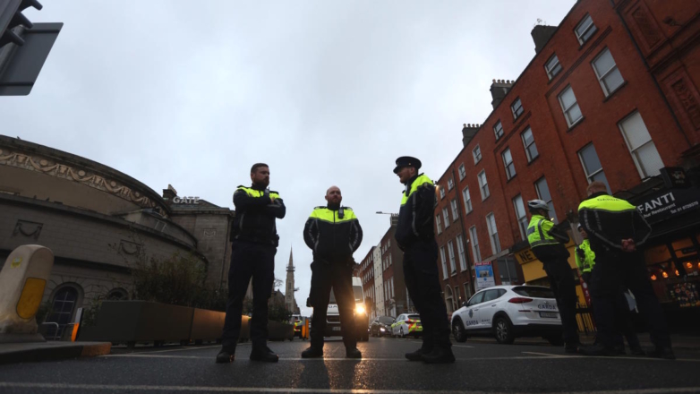 Мужчина ранил нескольких детей у школы в Дублине