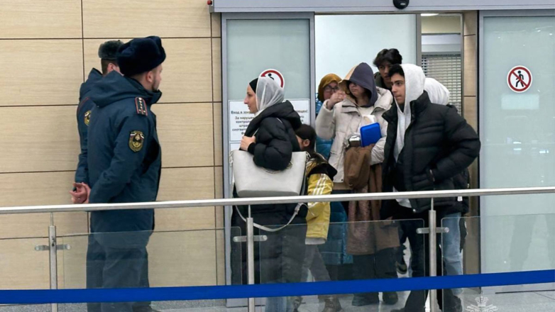 Спецборт МЧС с россиянами из сектора Газа приземлился в Домодедове