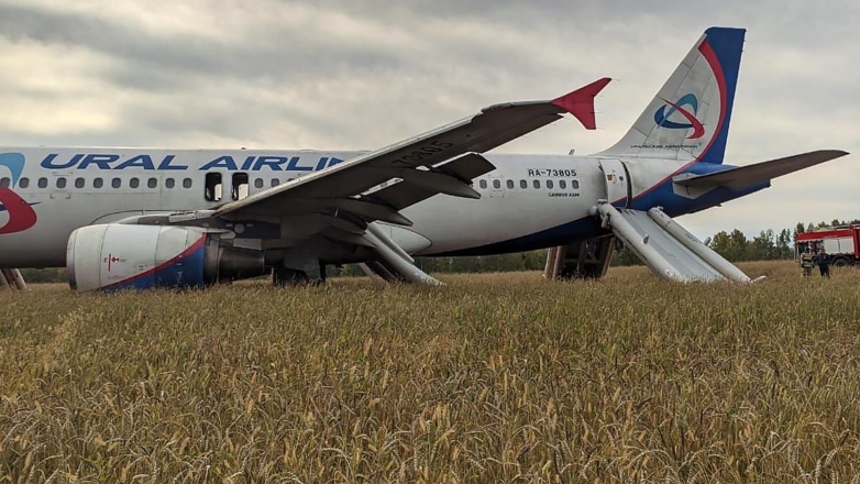 СМИ: в расследовании аварийной посадки в поле самолета А320 нашли 15 ошибок
