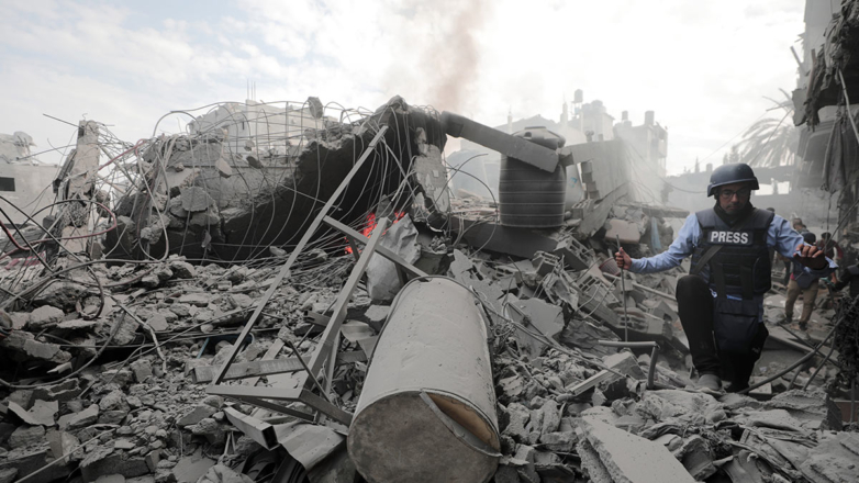 СМИ: минимум 5 человек погибли после удара Израиля по лагерю беженцев в Газе