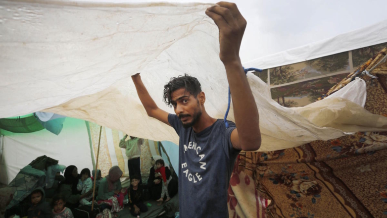 Положение беженцев в Газе осложнилось из-за проливного дождя