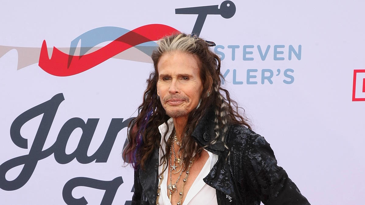 Солиста Aerosmith обвинили в сексуальном насилии