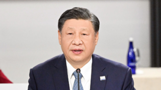 Си Цзиньпин призвал Францию совместно противостоять новой холодной войне