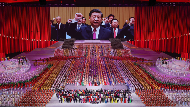 Лидер КНР Си Цзиньпин во время представления в честь 100-летия основания Коммунистической партии Китая