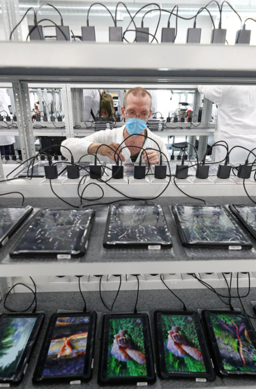 Производство электронных планшетов на заводе в Ивановской области