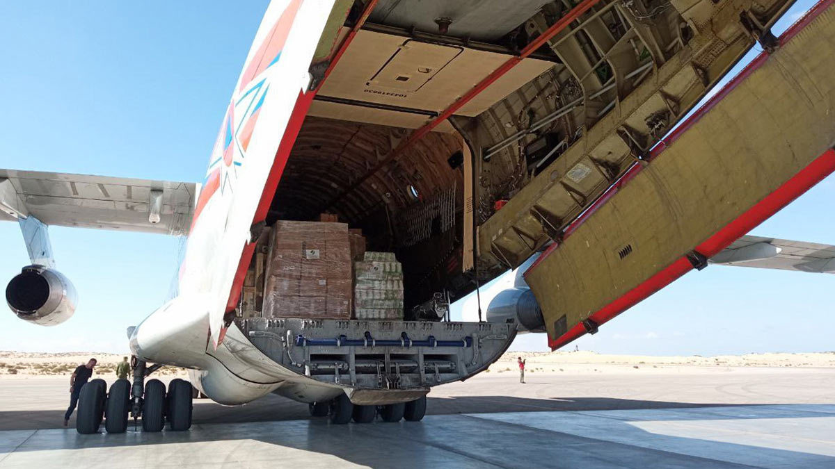 Спецборт МЧС РФ доставил в Египет 20 тонн гуманитарной помощи для населения Газы